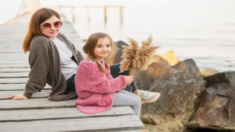 FamousParenting MomLife